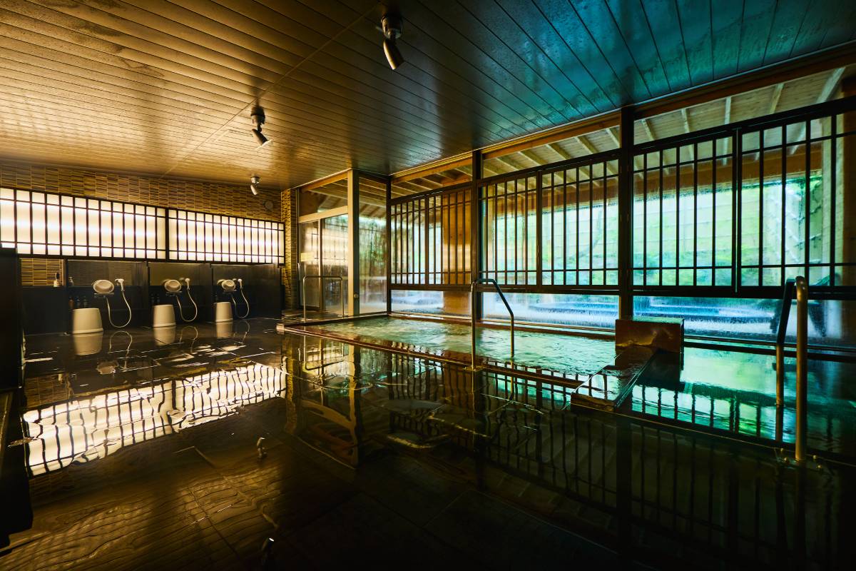 「秀麗の湯」　男性風呂